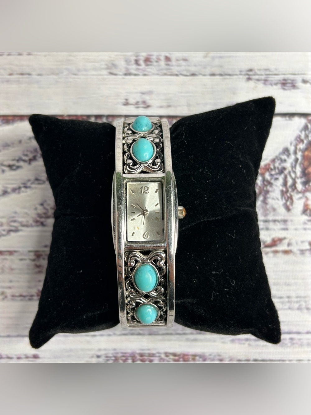 Women’s Chrome Toned Blue Stoned Wrist Watch Bangle Cuff FY1225 Untested